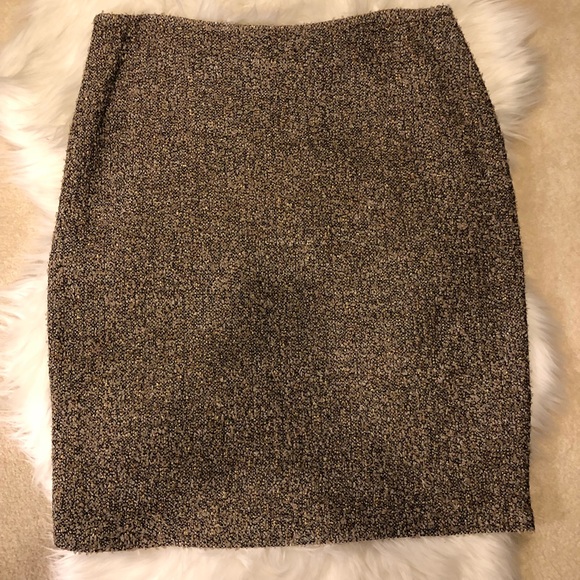 St. John Dresses & Skirts - St John Midi tweed skirt with gold sparkles